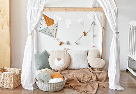 Kleines-Kinderzimmer-Einrichten-Kuschelecke Kleines-Kinderzimmer-Einrichten-Kuschelecke